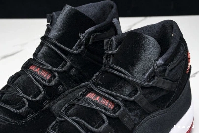 Hyperoad Air Velvet” “Bred 11 Jordan 0709